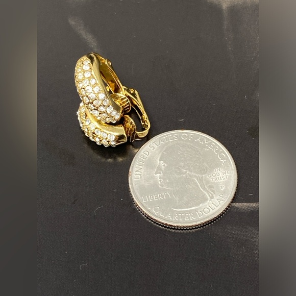 Vintage CHRISTIAN DIOR Rhinestones Clip On Earrings In Gold Tone Settings - Picture 5 of 14